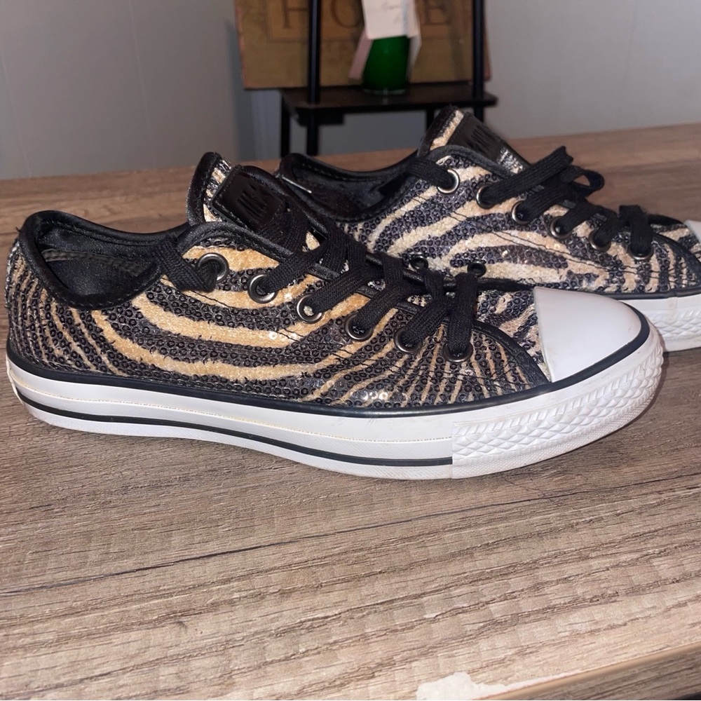 Converse Chuck Taylor All Star Low Zebra Sequins Mens Size 5 Womens Size 7